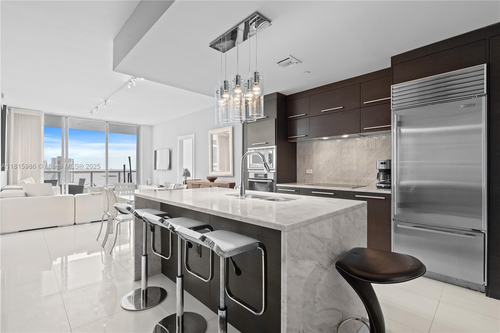 Apartamento para Alugar em Miami, FL