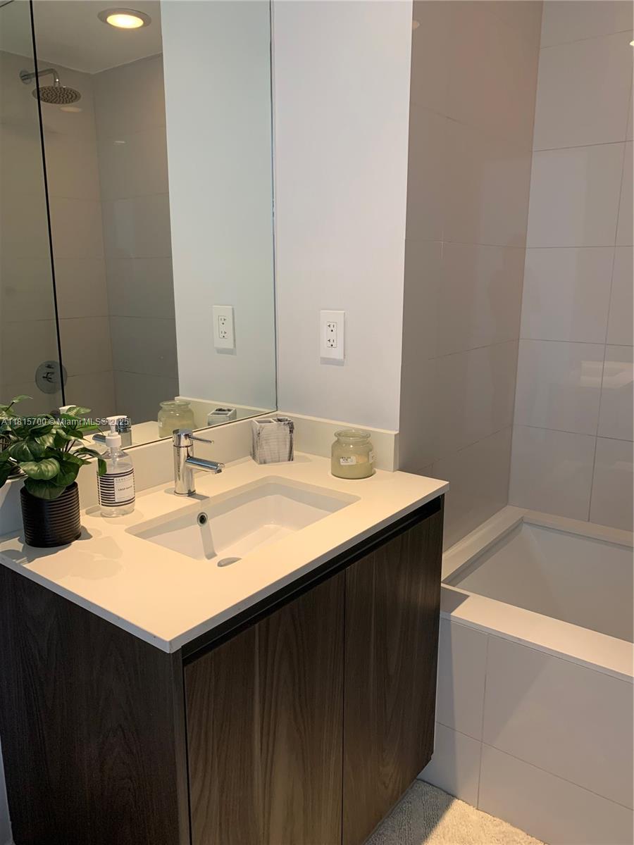 3131 NE 7th Ave #2903, Miami FL 33137