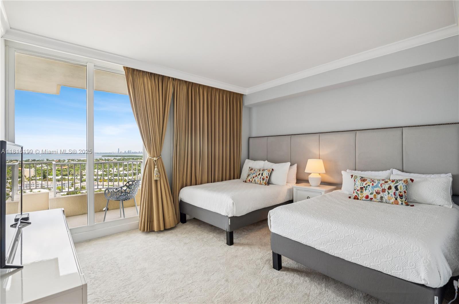 781 Crandon Blvd #1802, Key Biscayne FL 33149