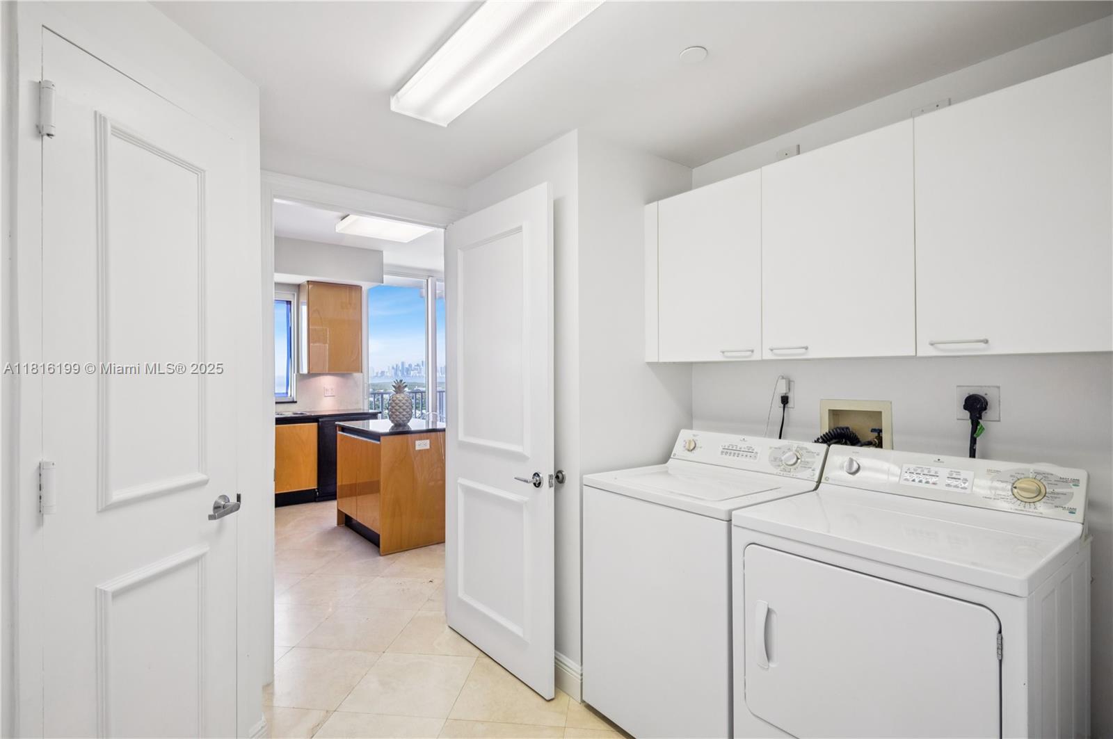 781 Crandon Blvd #1802, Key Biscayne FL 33149