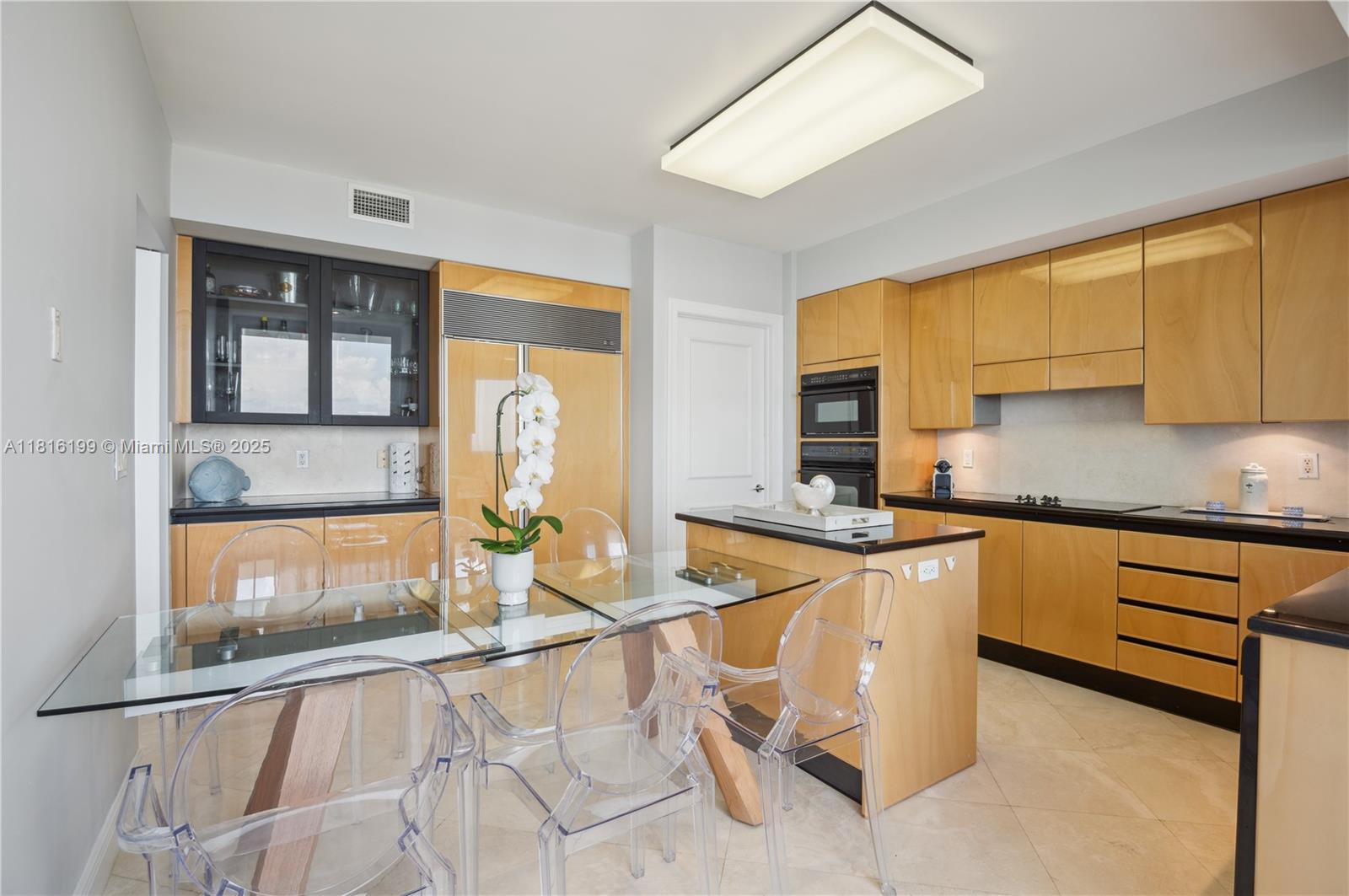 781 Crandon Blvd #1802, Key Biscayne FL 33149