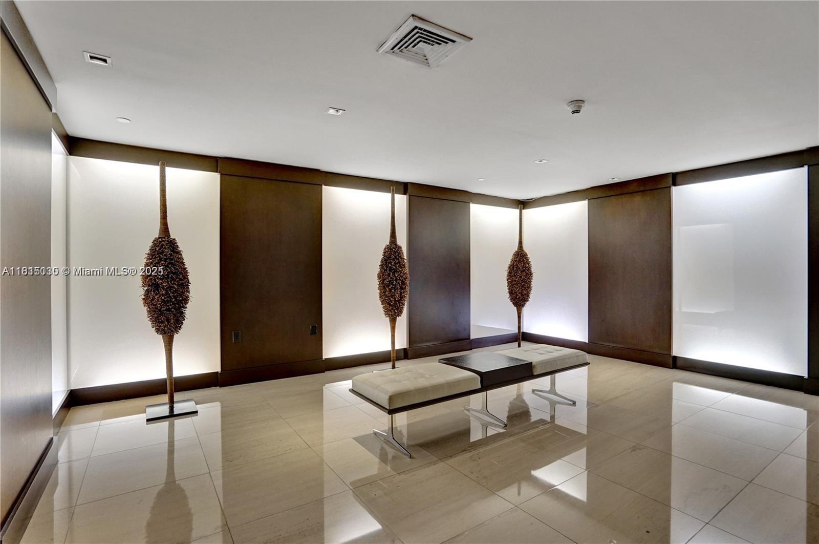 900 Biscayne Blvd #1905, Miami FL 33132