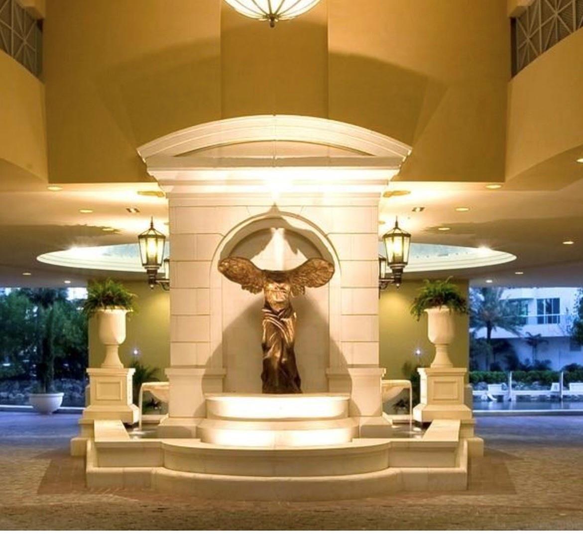 Apartamento à Venda em Sunny Isles Beach, FL