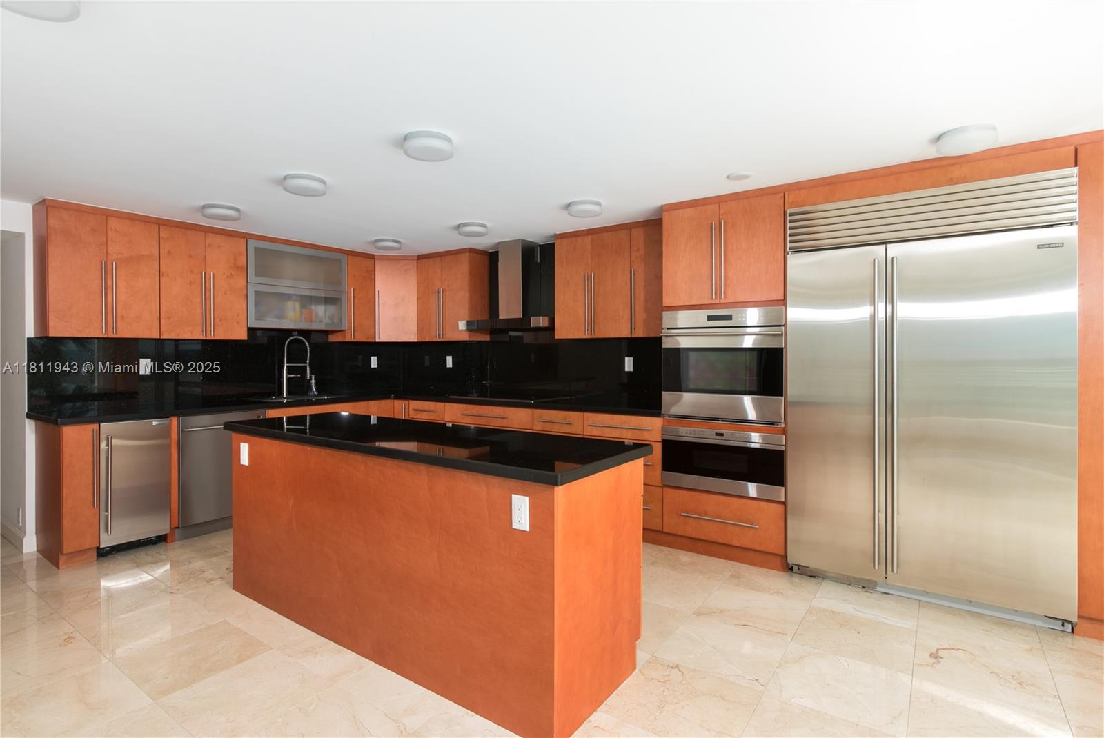 400 S Pointe Dr #606, Miami Beach FL 33139