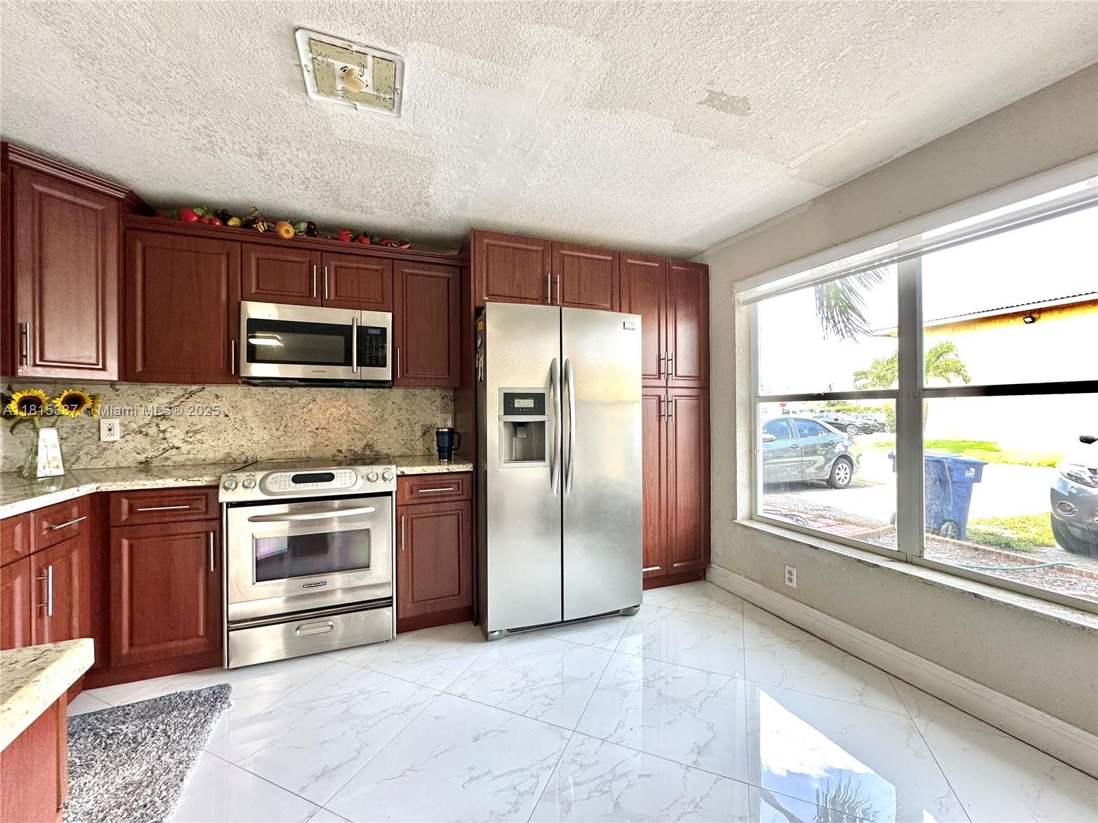 19021 NW 52nd Ct, Miami Gardens, Florida image 13