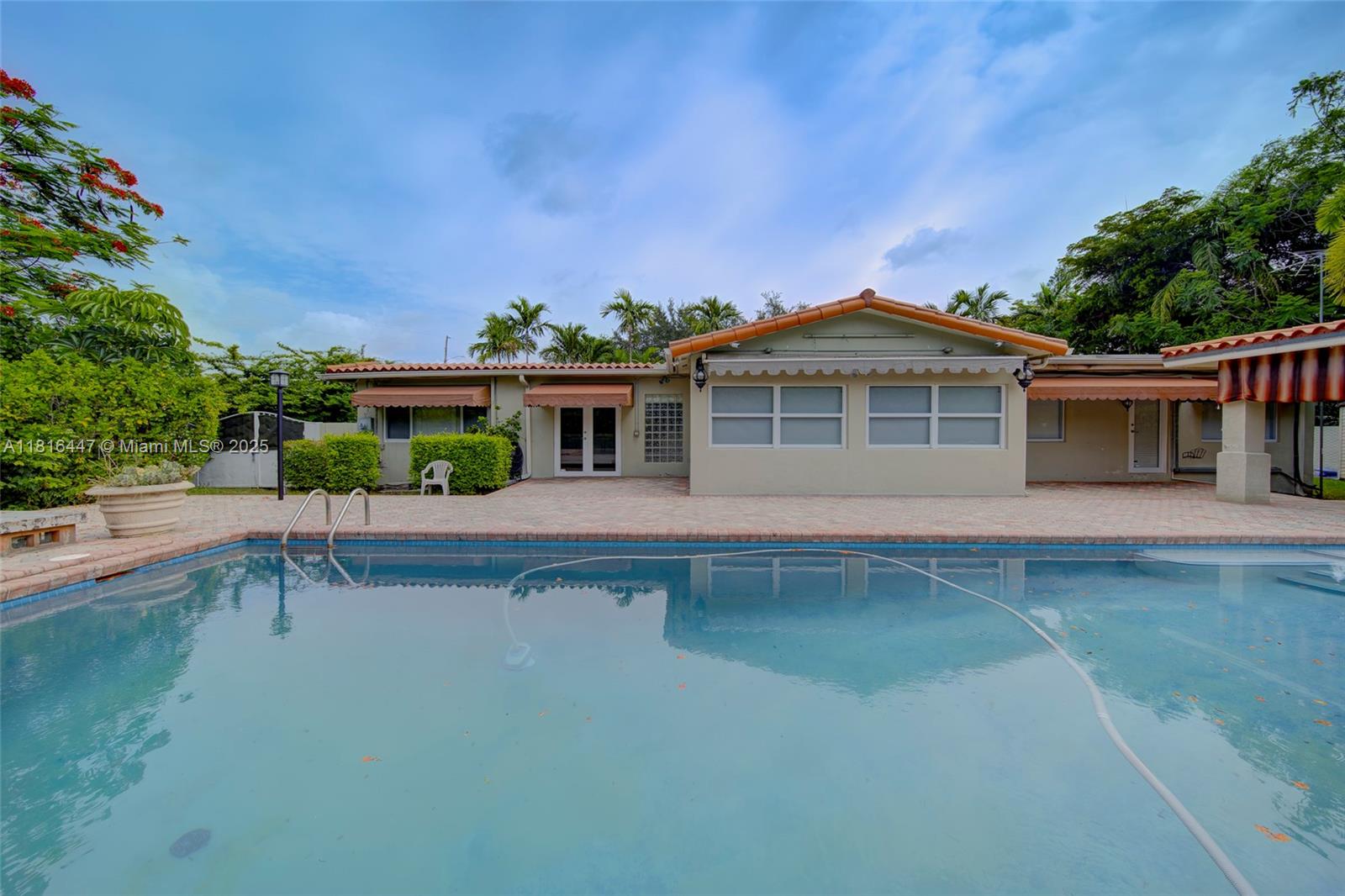 5780 SW 53rd Ter