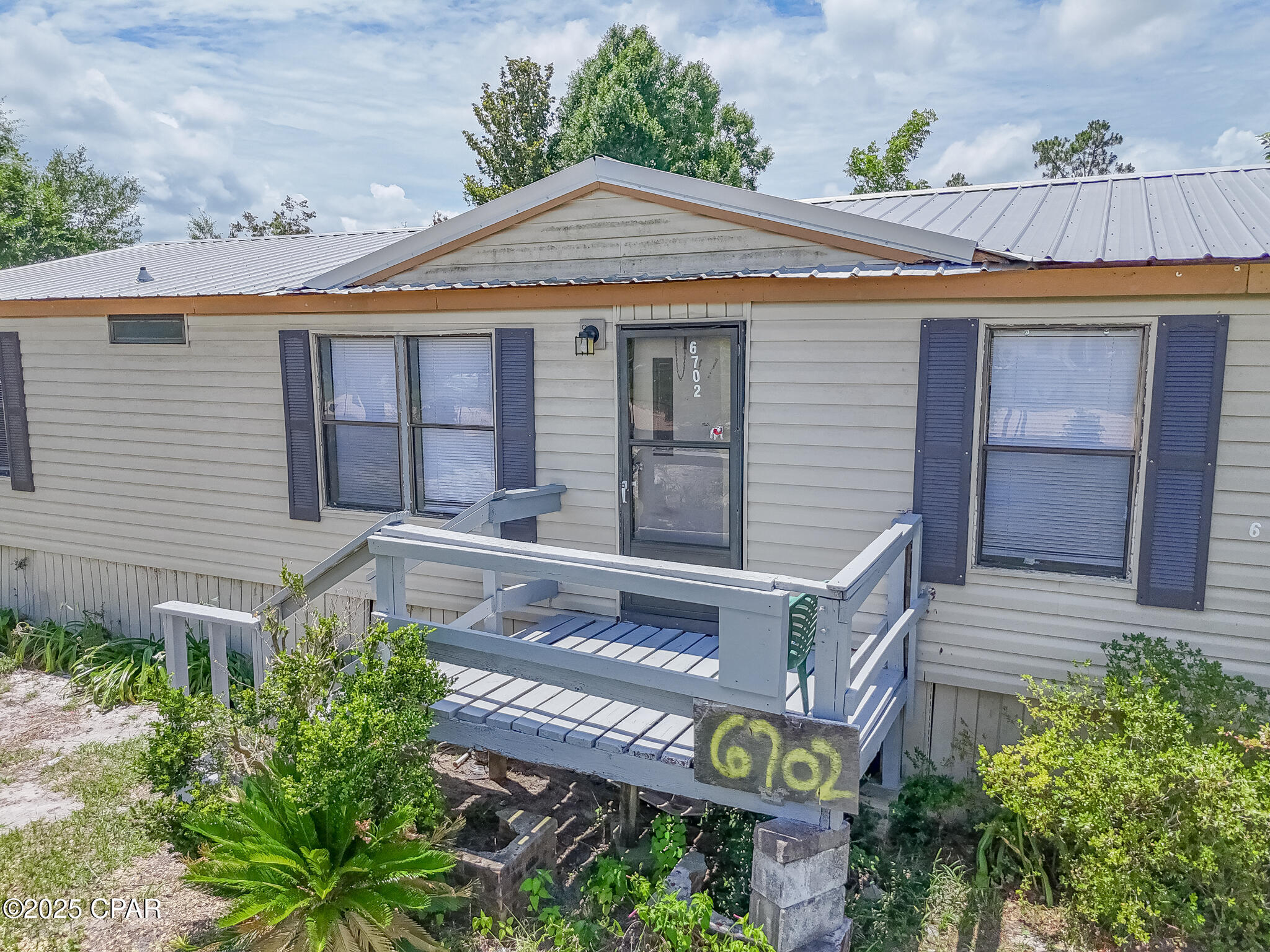 6702 Oakenshaw Drive, Youngstown, Florida image 2