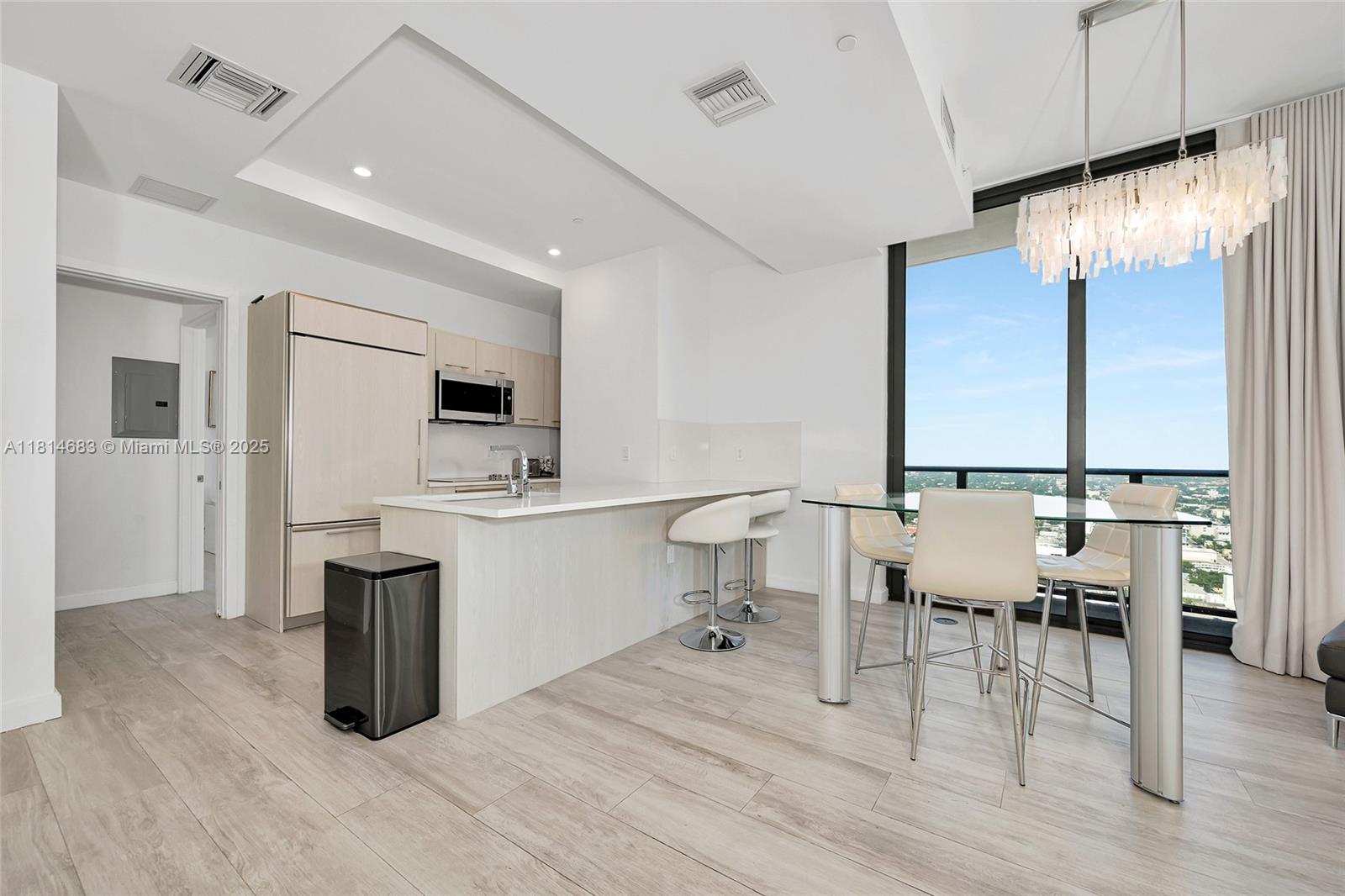 55 SW 9th St #4208, Miami FL 33130