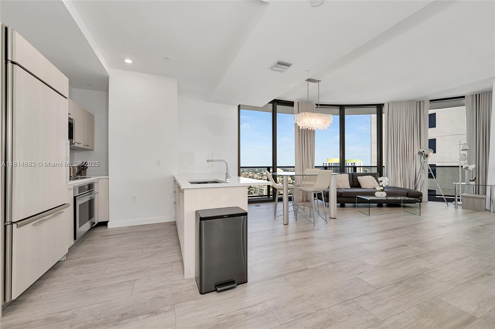 55 SW 9th St #4208, Miami FL 33130