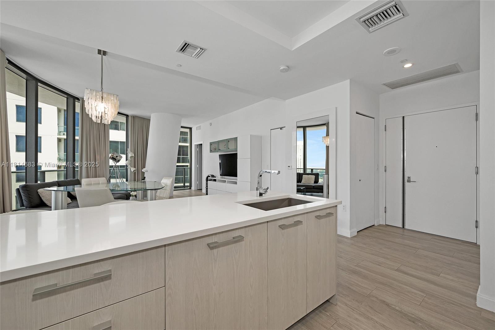 55 SW 9th St #4208, Miami FL 33130