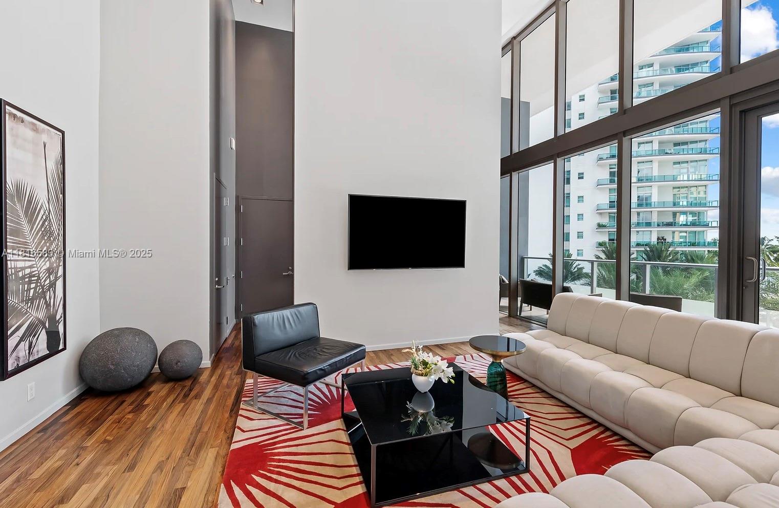 1300 Brickell Bay Dr #906, Miami FL 33131