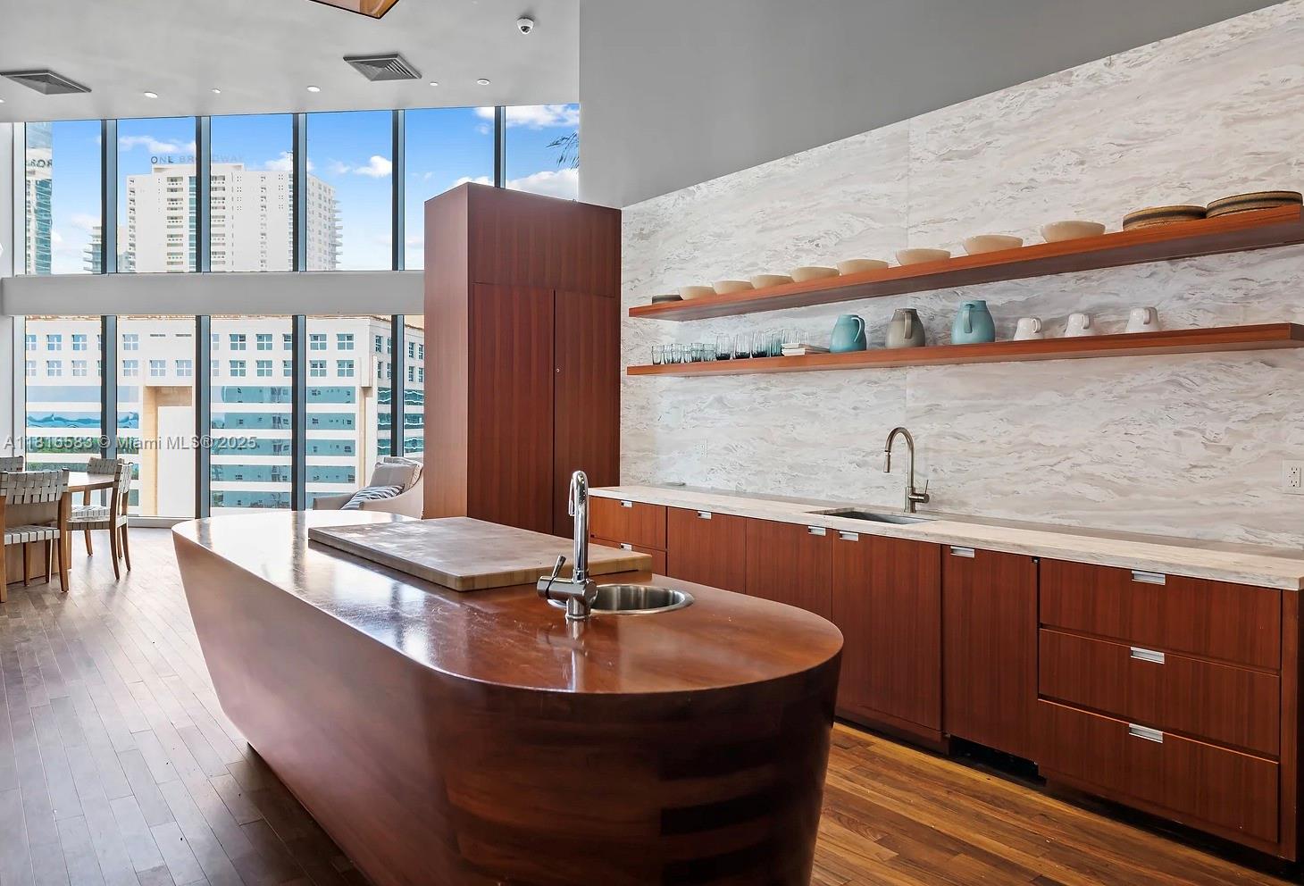 1300 Brickell Bay Dr #906, Miami FL 33131