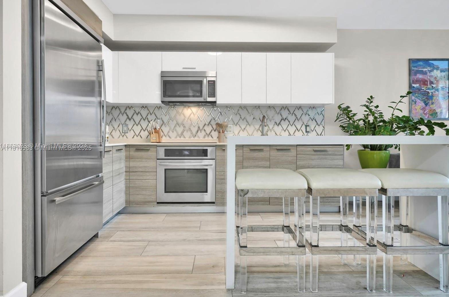 1300 Brickell Bay Dr #906, Miami FL 33131