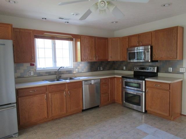 384 Hickory Grove Cir