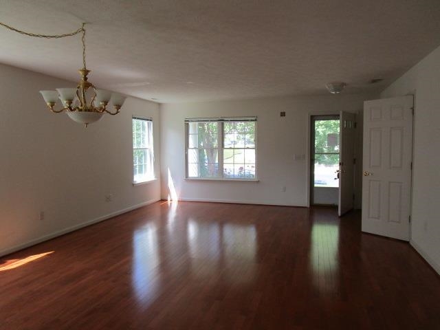 384 Hickory Grove Cir