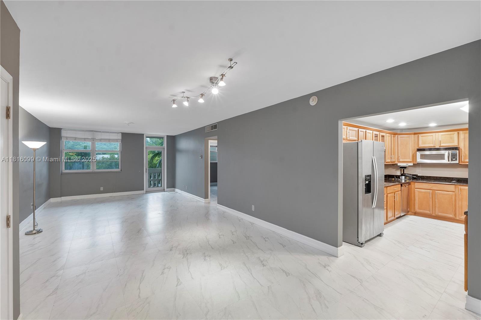 90 Edgewater Dr #305, Coral Gables, Florida image 4