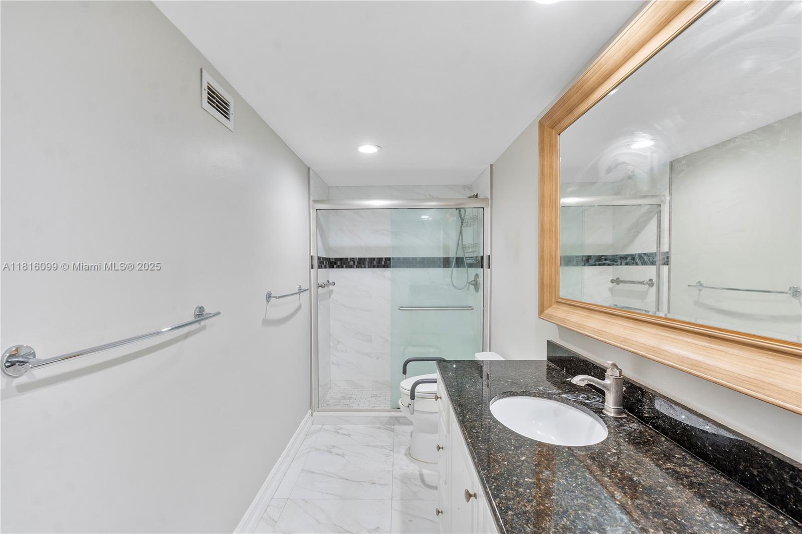 90 Edgewater Dr #305, Coral Gables, Florida image 8