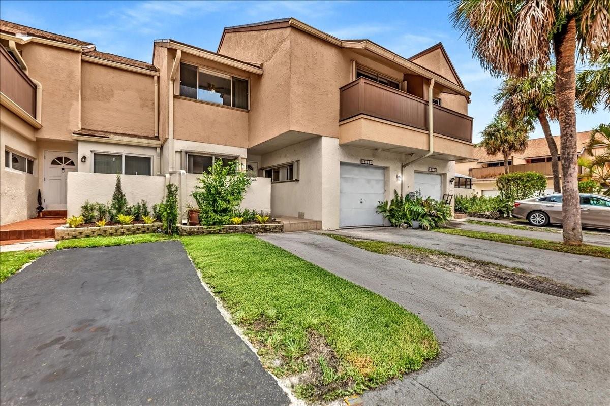 869 Nw 81st Ter Unit# 2 Plantation FL 33324 | F10507468