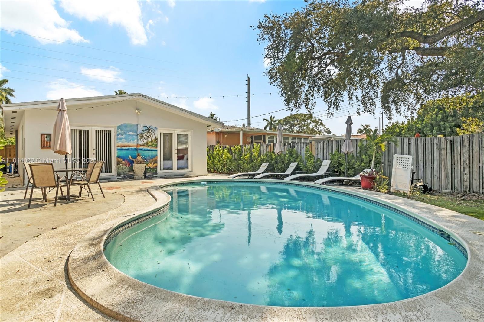 1547 NE 38th St, Oakland Park, Florida image 12