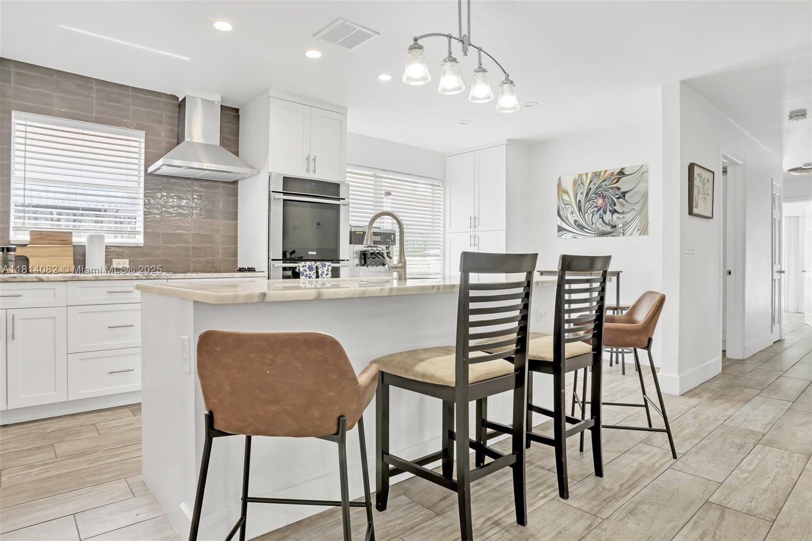 1547 NE 38th St, Oakland Park, Florida image 3