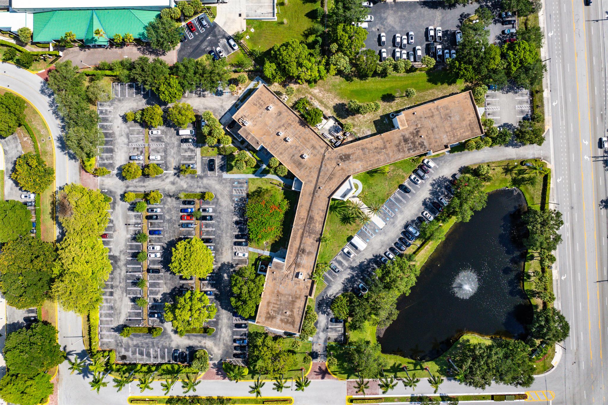 555 SW 12th Avenue, Pompano Beach, FL 33064