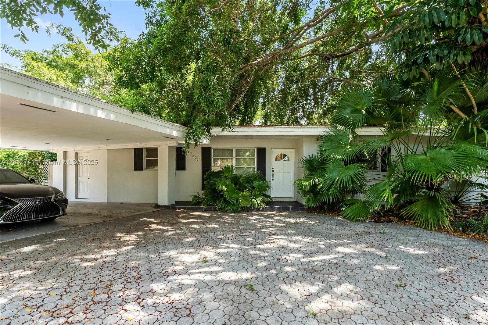 1805 Ixora Rd, North Miami, Florida image 2