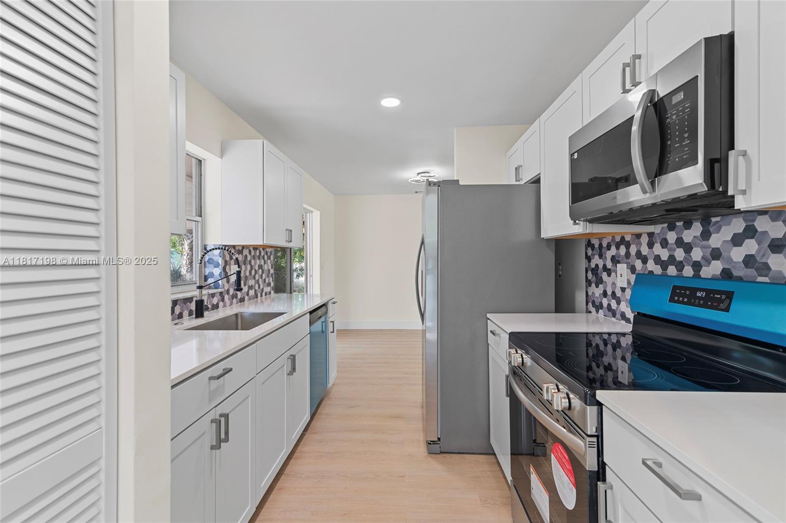 8510 SE Citrus Way, Hobe Sound, Florida image 10