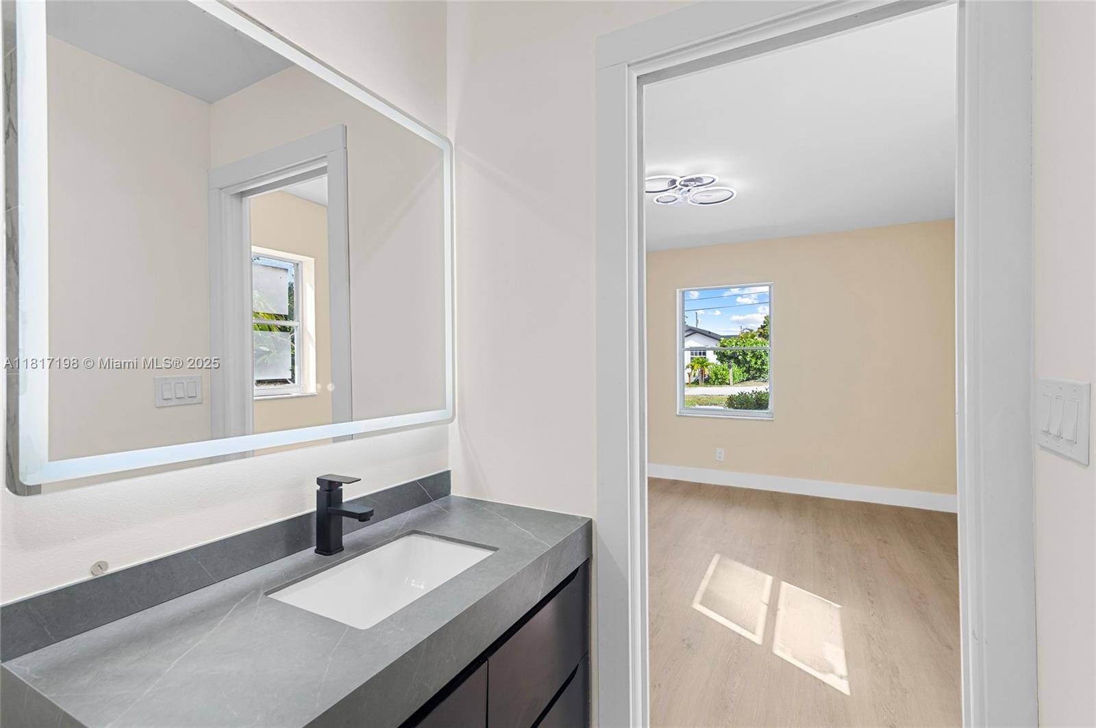 8510 SE Citrus Way, Hobe Sound, Florida image 17