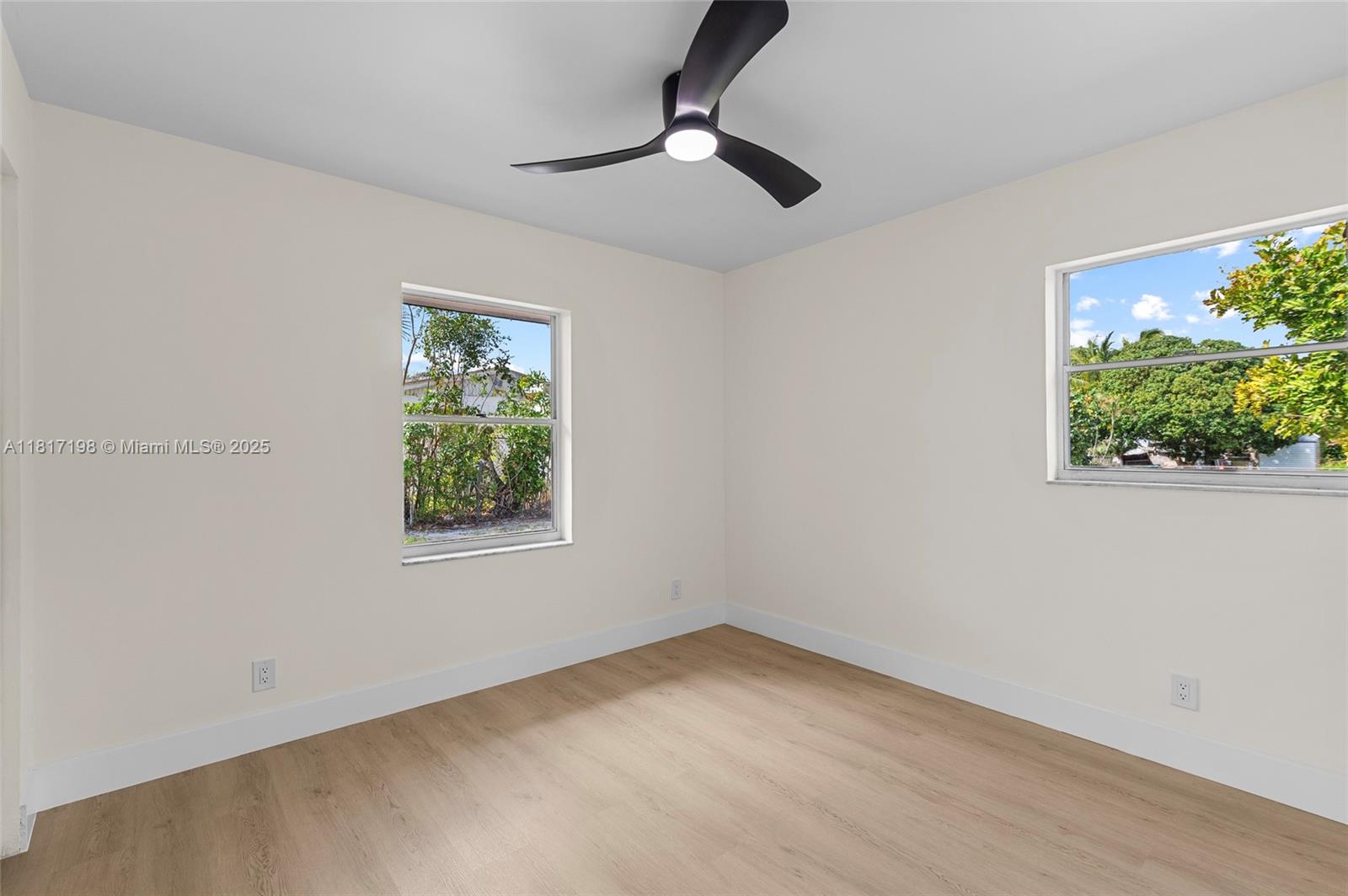 8510 SE Citrus Way, Hobe Sound, Florida image 23