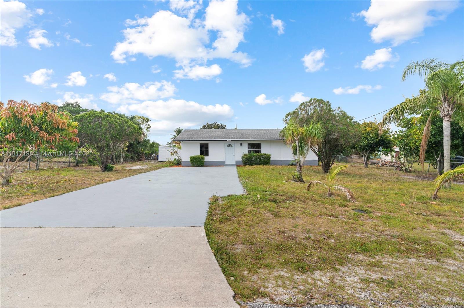 8510 SE Citrus Way, Hobe Sound, Florida image 28