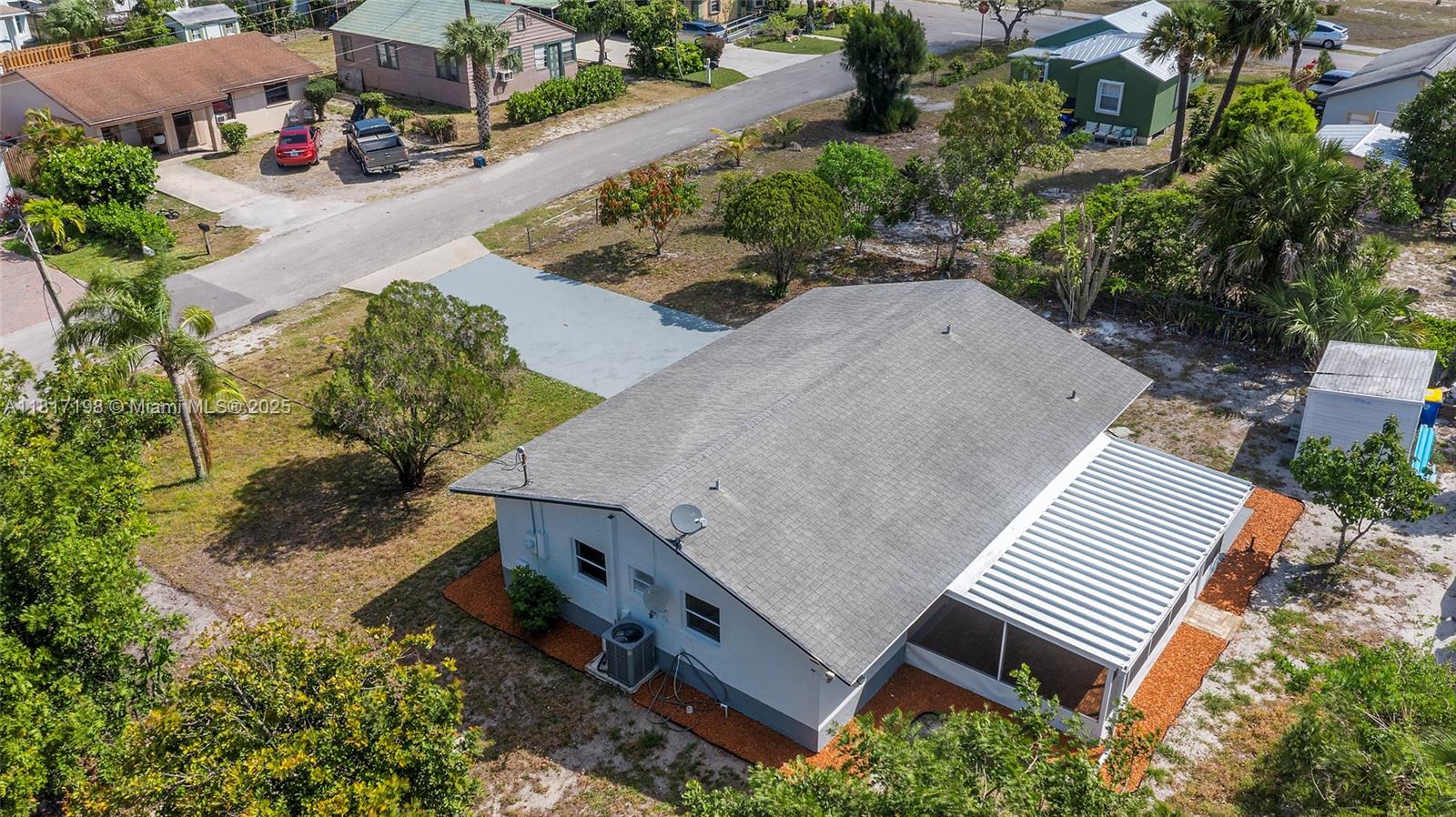 8510 SE Citrus Way, Hobe Sound, Florida image 29