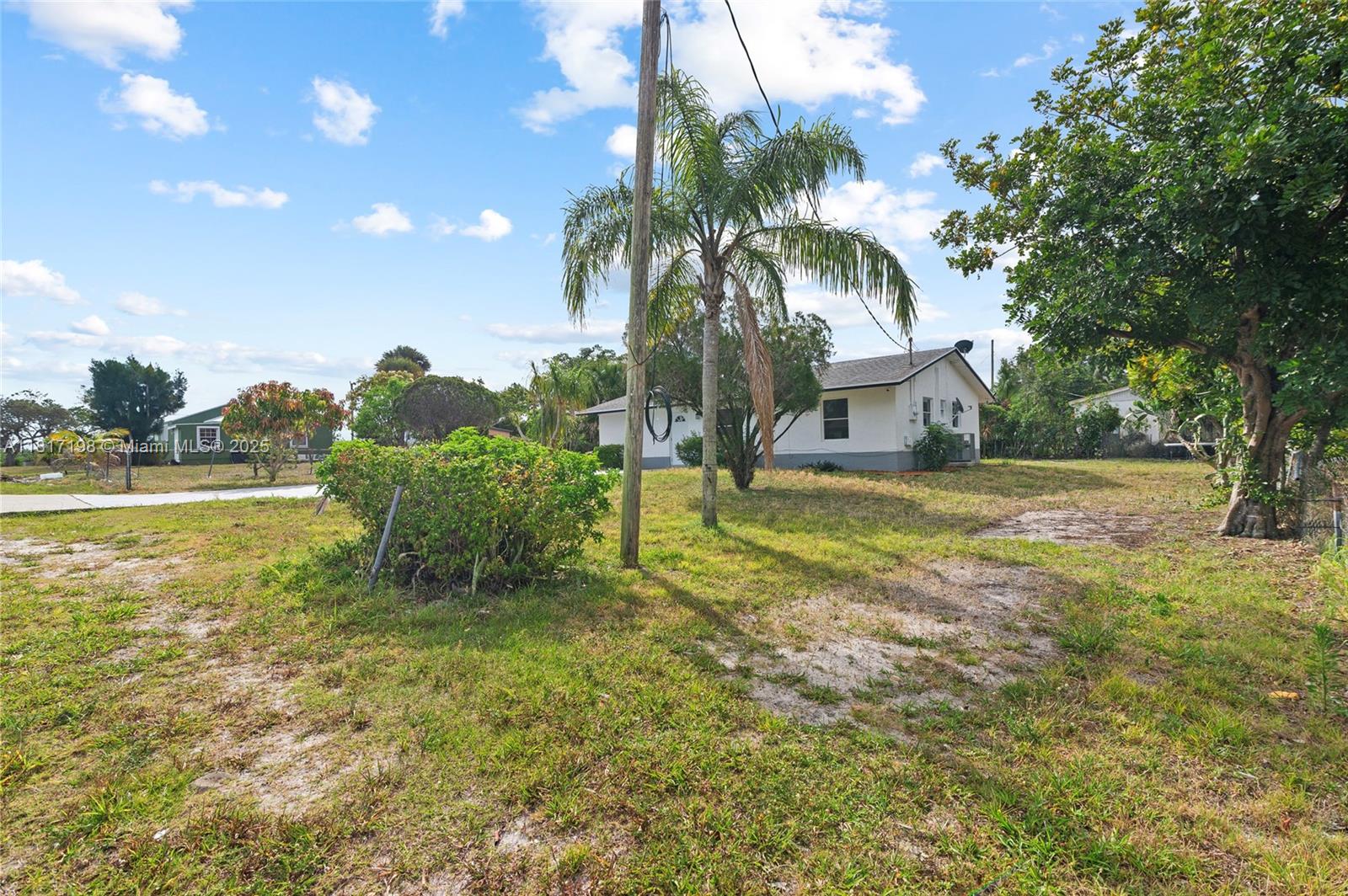8510 SE Citrus Way, Hobe Sound, Florida image 33