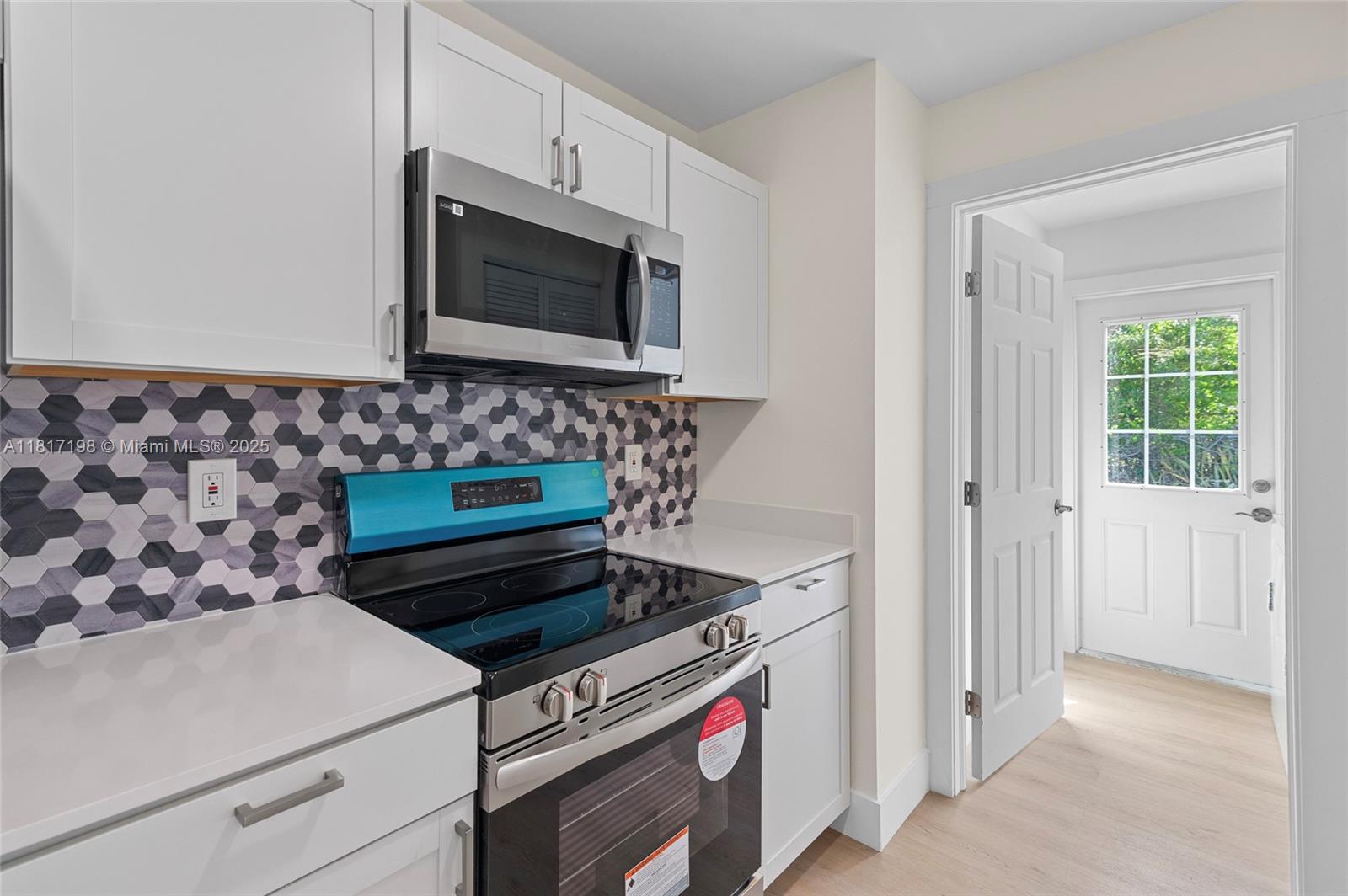 8510 SE Citrus Way, Hobe Sound, Florida image 9