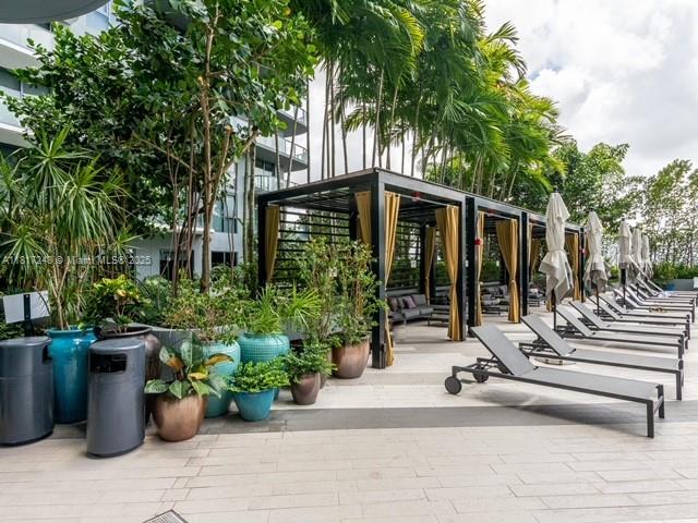 121 NE 34th St #1014, Miami FL 33137