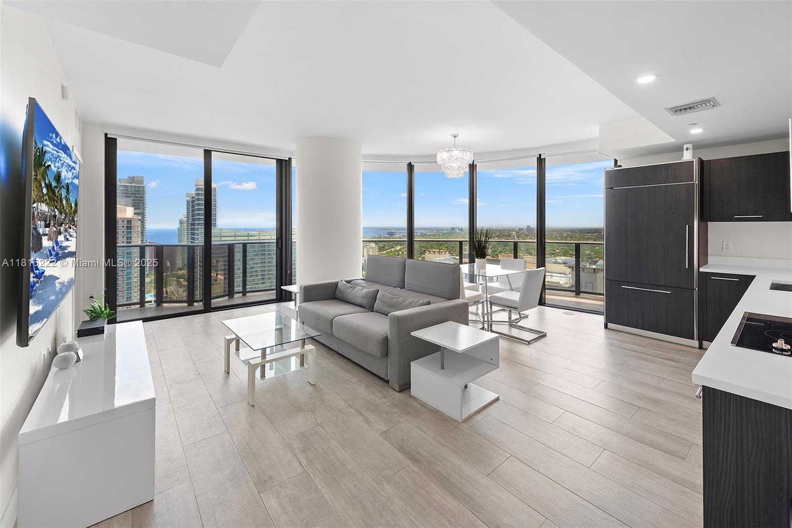 45 SW 9th St #4006, Miami FL 33130