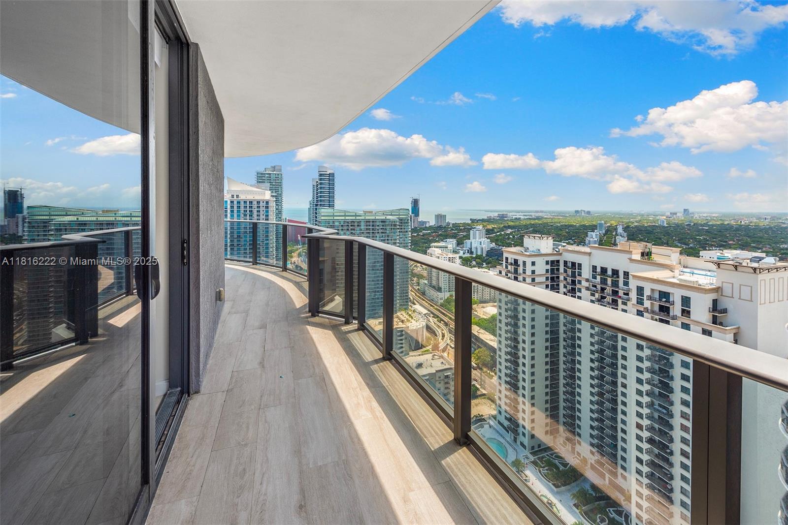 45 SW 9th St #4006, Miami FL 33130