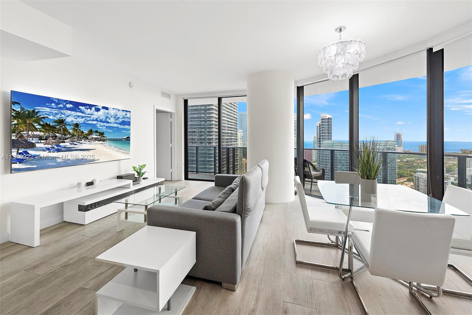 45 SW 9th St #4006, Miami FL 33130
