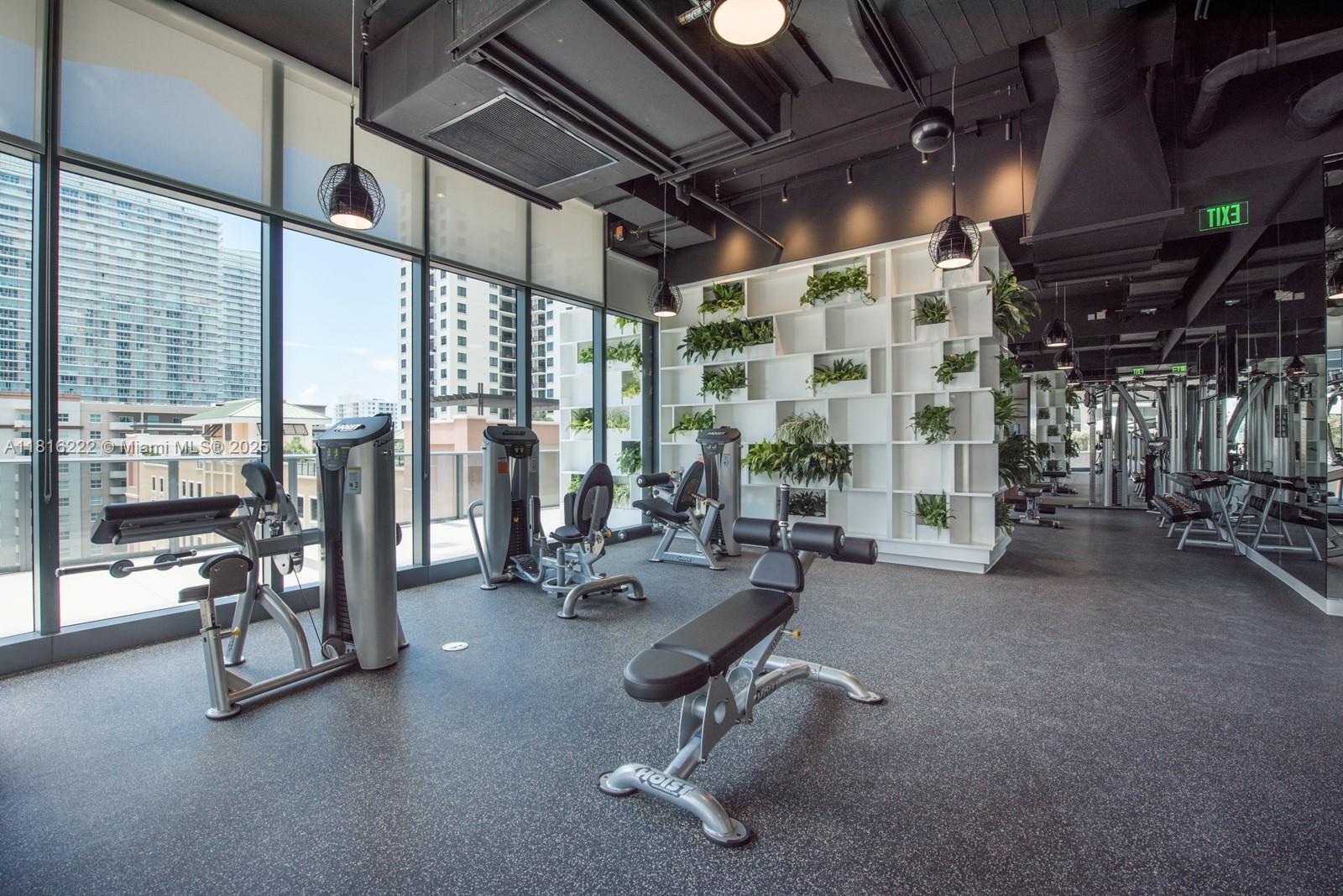 45 SW 9th St #4006, Miami FL 33130