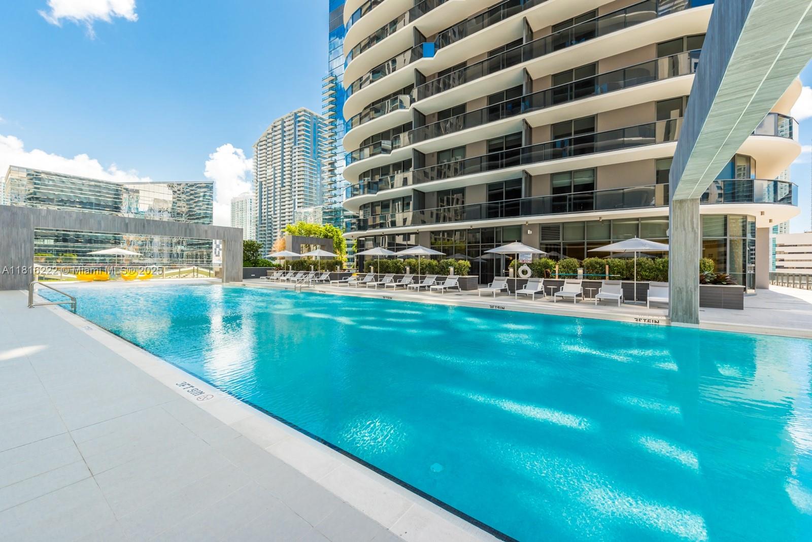 45 SW 9th St #4006, Miami FL 33130