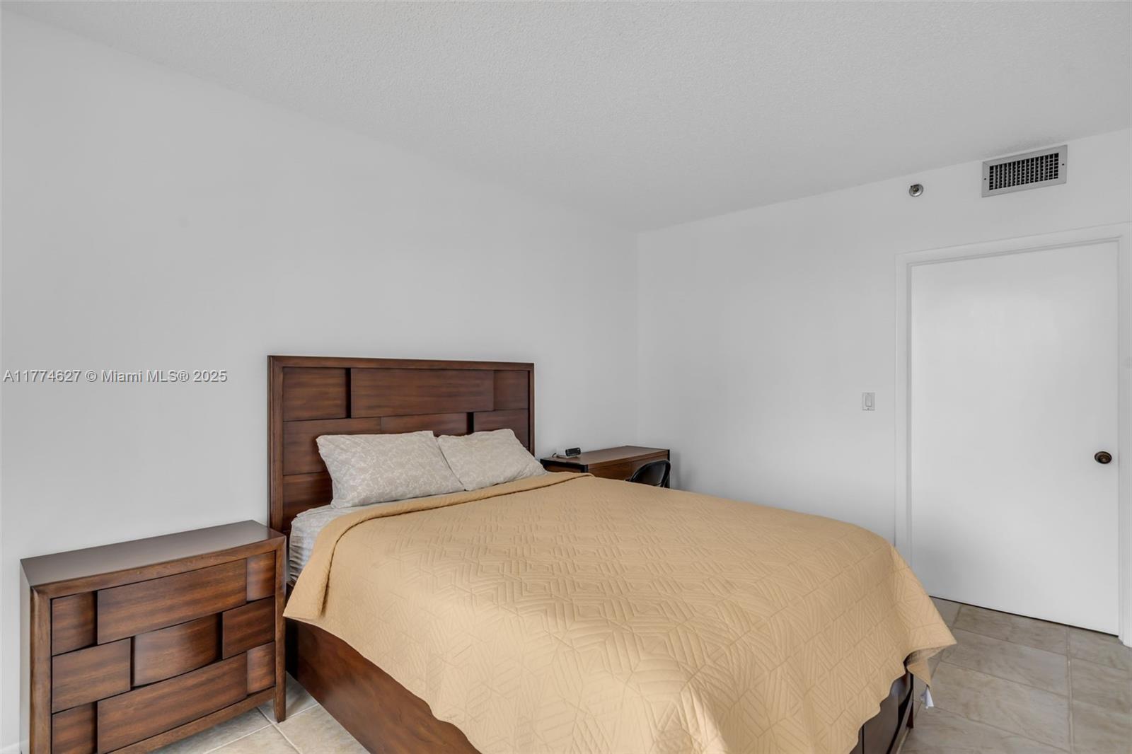 1581 Brickell Ave #808, Miami FL 33129