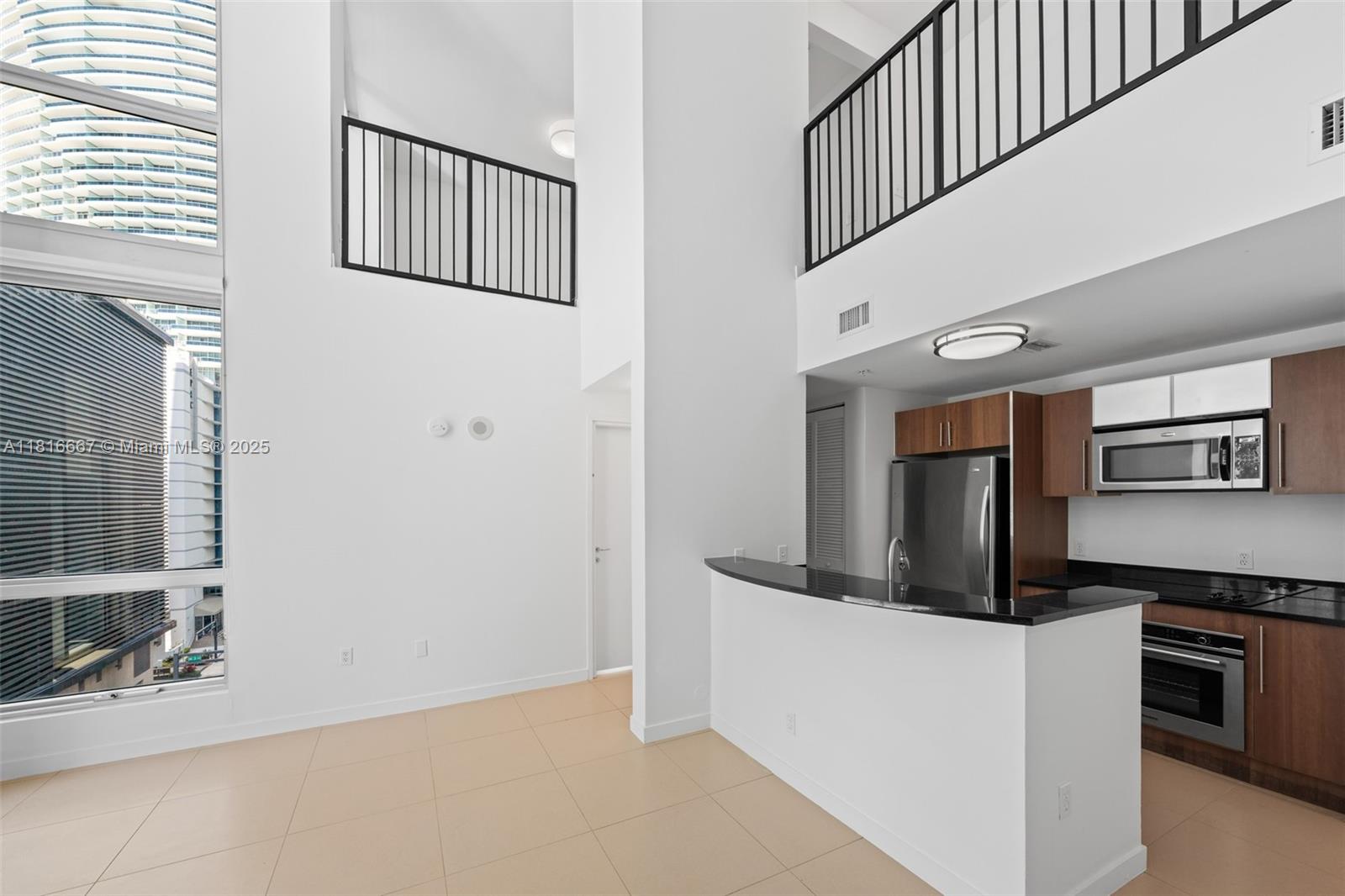 300 S Biscayne Blvd #L-802, Miami FL 33131