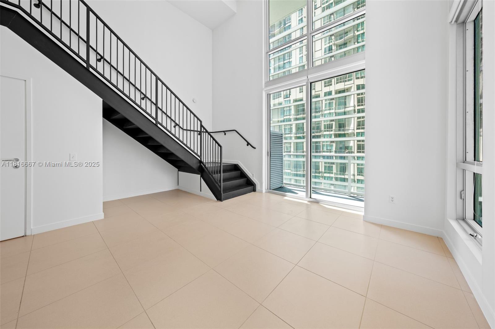 300 S Biscayne Blvd #L-802, Miami FL 33131
