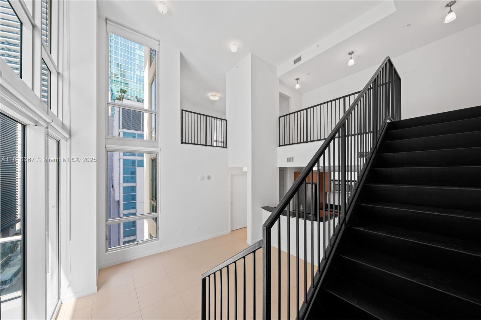 300 S Biscayne Blvd #L-802, Miami FL 33131