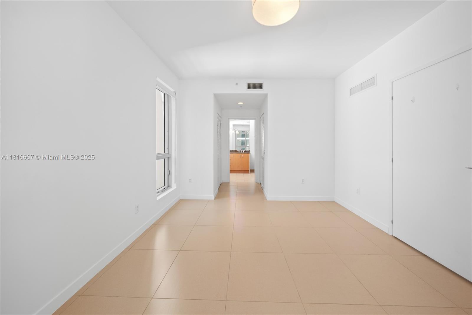 300 S Biscayne Blvd #L-802, Miami FL 33131