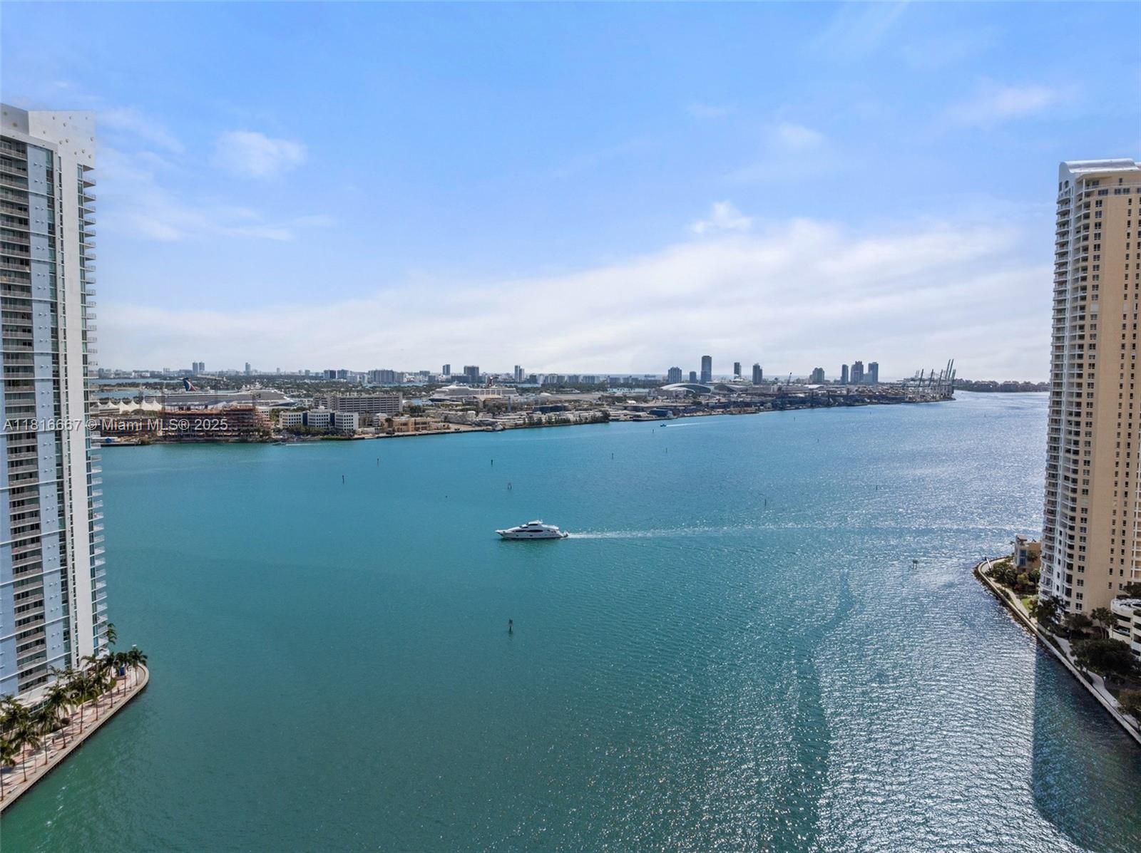 300 S Biscayne Blvd #L-802, Miami FL 33131