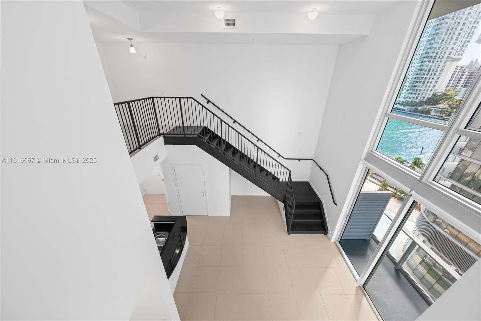 300 S Biscayne Blvd #L-802, Miami FL 33131