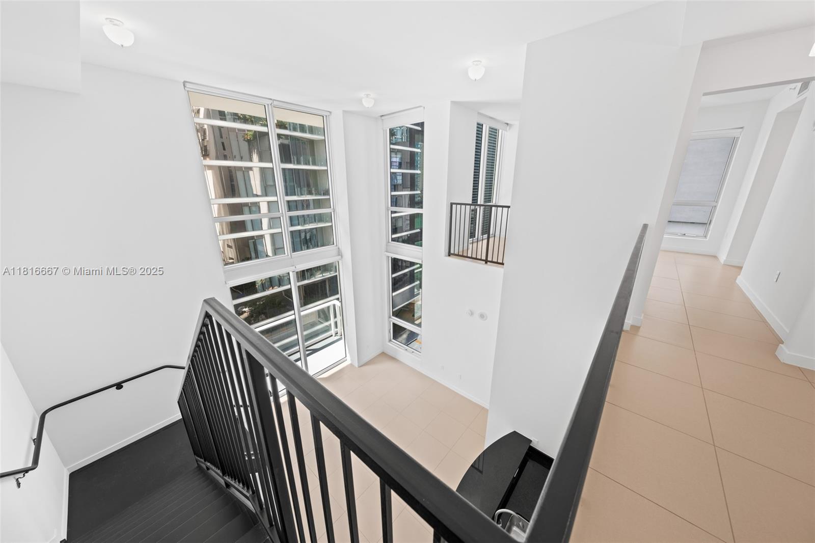 300 S Biscayne Blvd #L-802, Miami FL 33131