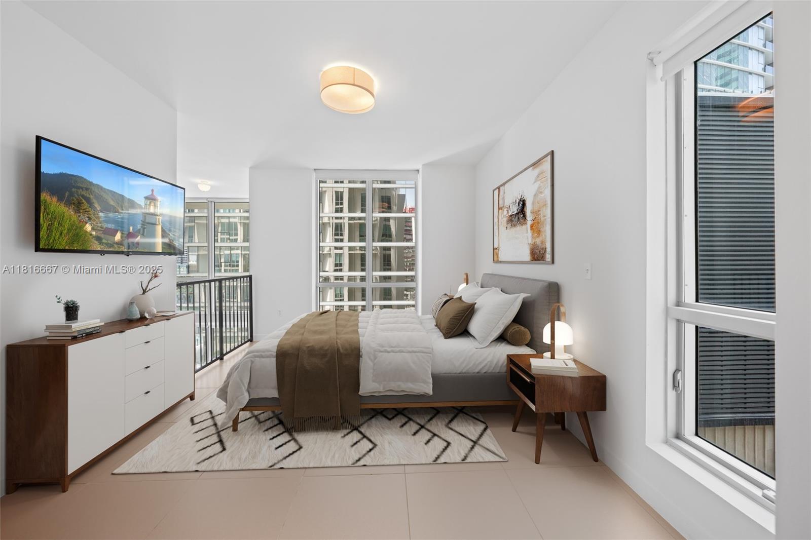 300 S Biscayne Blvd #L-802, Miami FL 33131