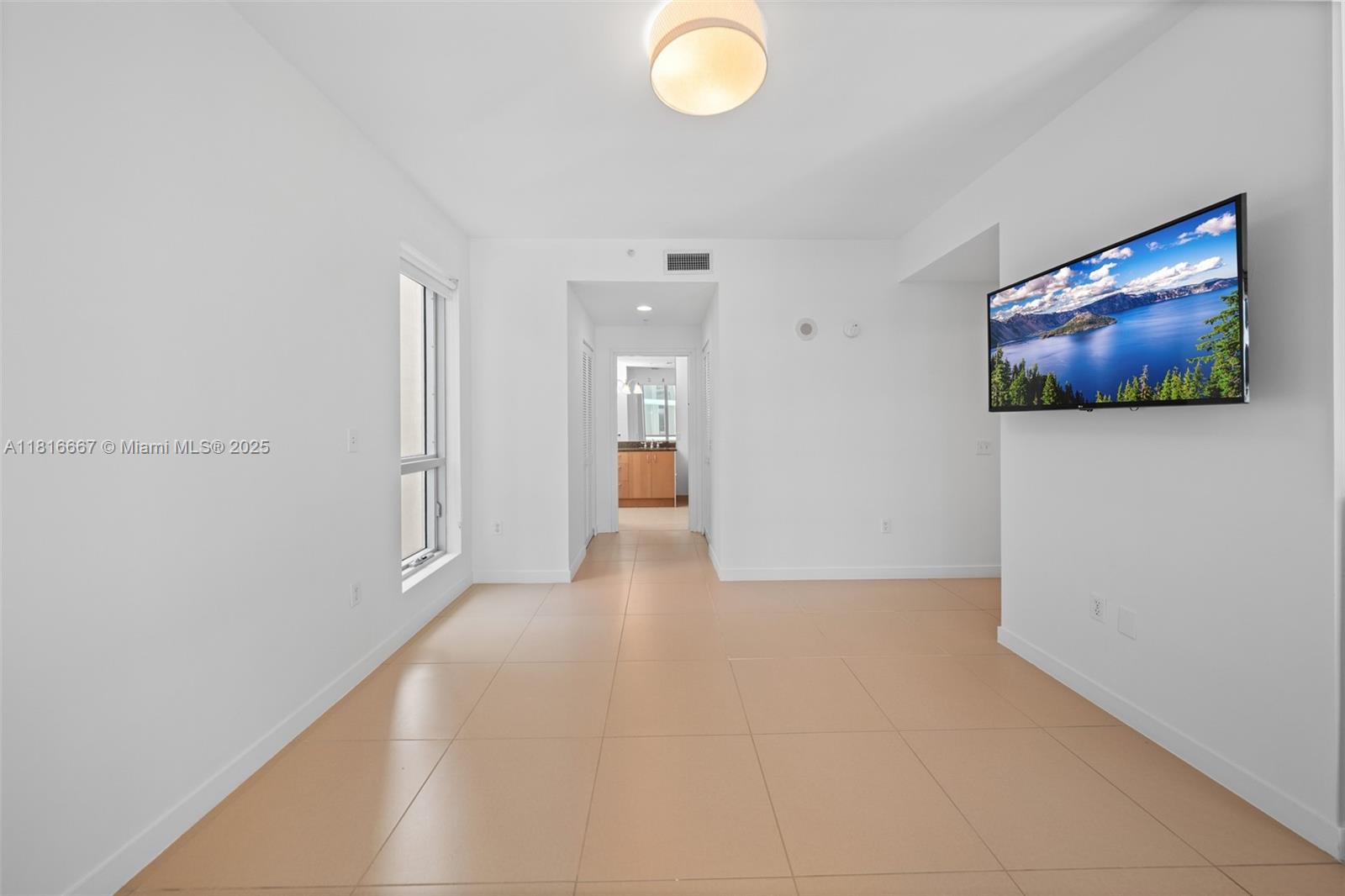 300 S Biscayne Blvd #L-802, Miami FL 33131