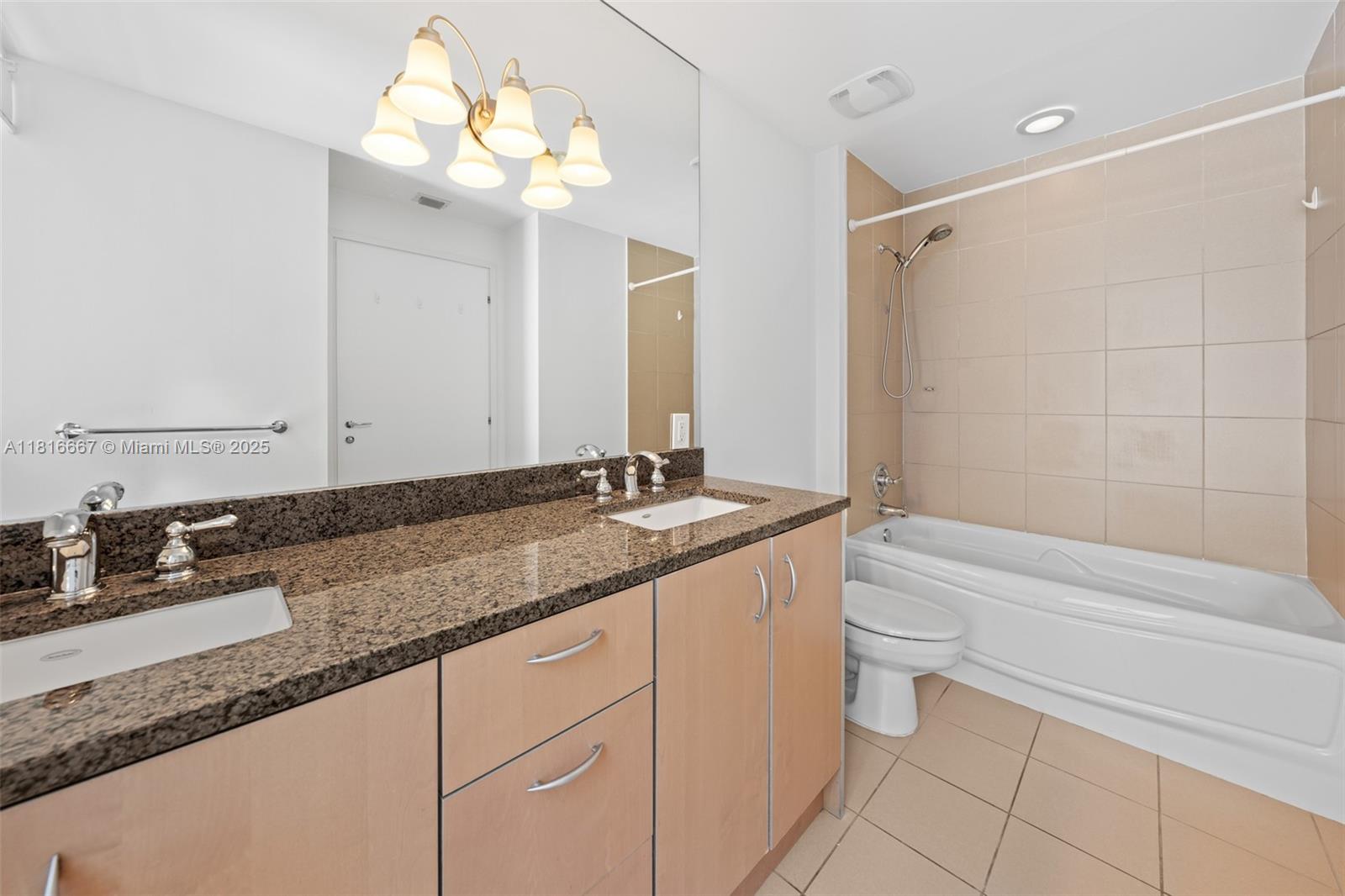 300 S Biscayne Blvd #L-802, Miami FL 33131